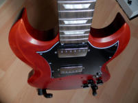 Gibson SG Nachbau, lackiert und fertig aufgebaut
